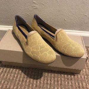 Brand new rothys size 6 sahara gold loafers